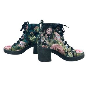 Steve Madden Abby Floral Tapestry Lace Up Platform Booties  7 Whimsigoth Granny
